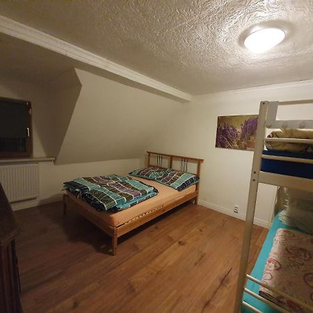 Dachgeschosswohnung In Neumuenster 2 Zimmer Luaran gambar