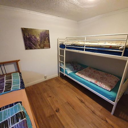Dachgeschosswohnung In Neumuenster 2 Zimmer Luaran gambar