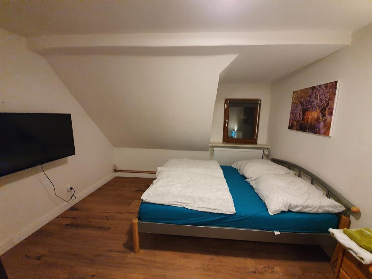 Dachgeschosswohnung In Neumuenster 2 Zimmer Luaran gambar