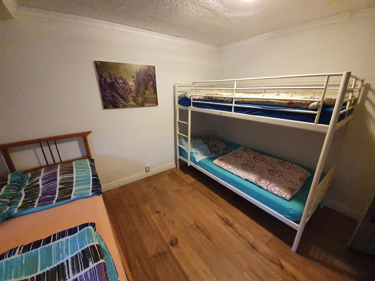 Dachgeschosswohnung In Neumuenster 2 Zimmer Luaran gambar