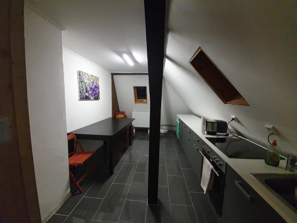 Dachgeschosswohnung In Neumuenster 2 Zimmer Luaran gambar